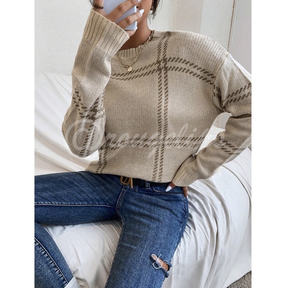 Grid Plaid Pattern Beige Knit Crew Neck Pullover Sweater - Picture 2 of 9